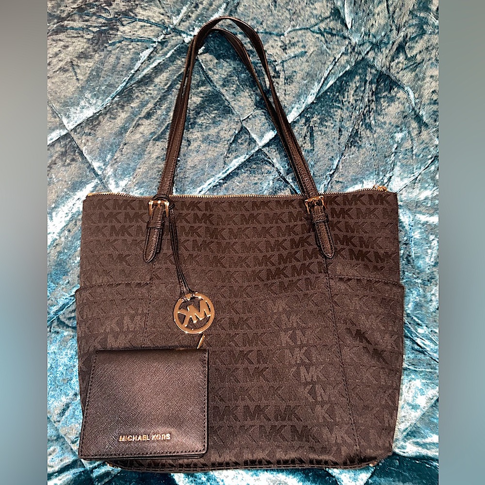 MK jet set bag with wallet